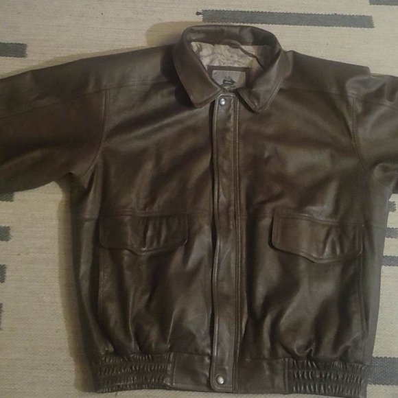 Practically brand new  Large BrownZippered Genuine Leather Burk's Bay Jacket - Picture 1 of 3